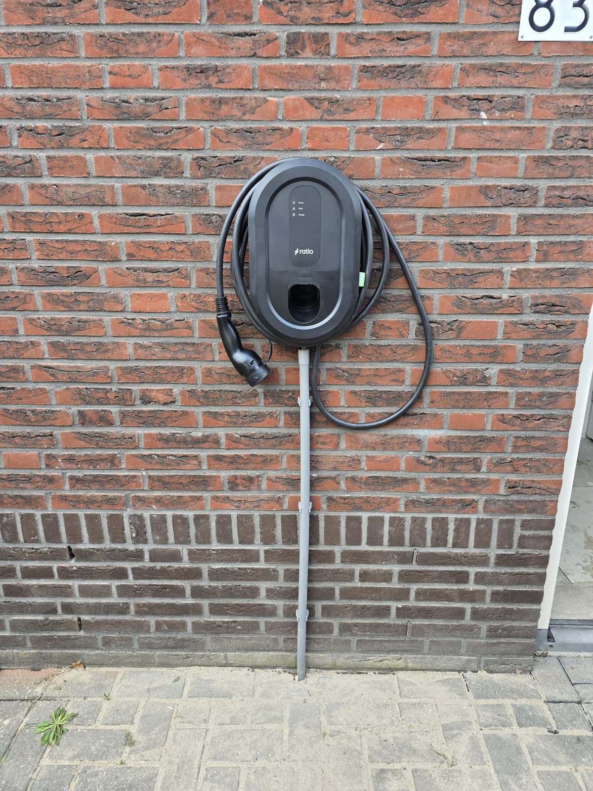 Erkende elektricien aan het werk
